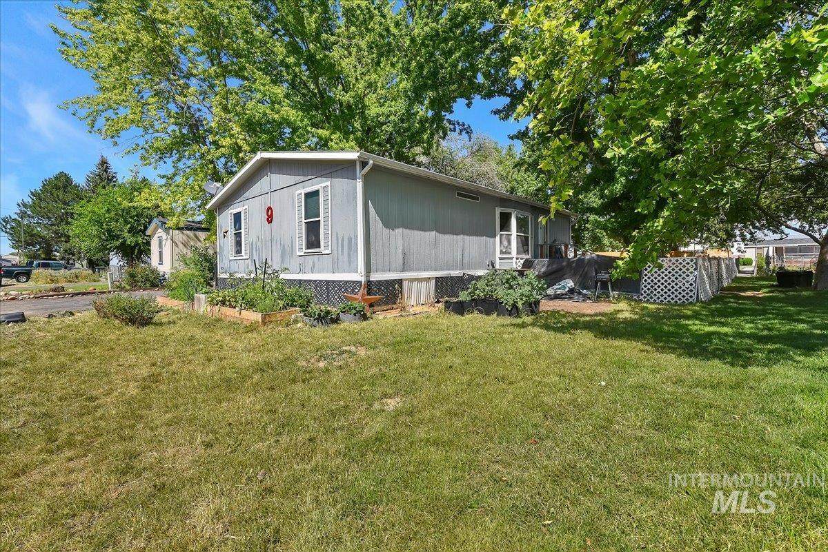 951 Avalon - Photo 1