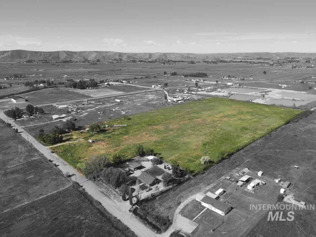 1817 Star Rd - Photo 1