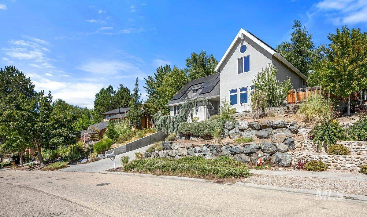 1962 Danmor Drive - Photo 1