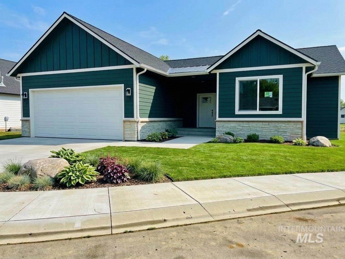 516 Maple Court - Photo 1