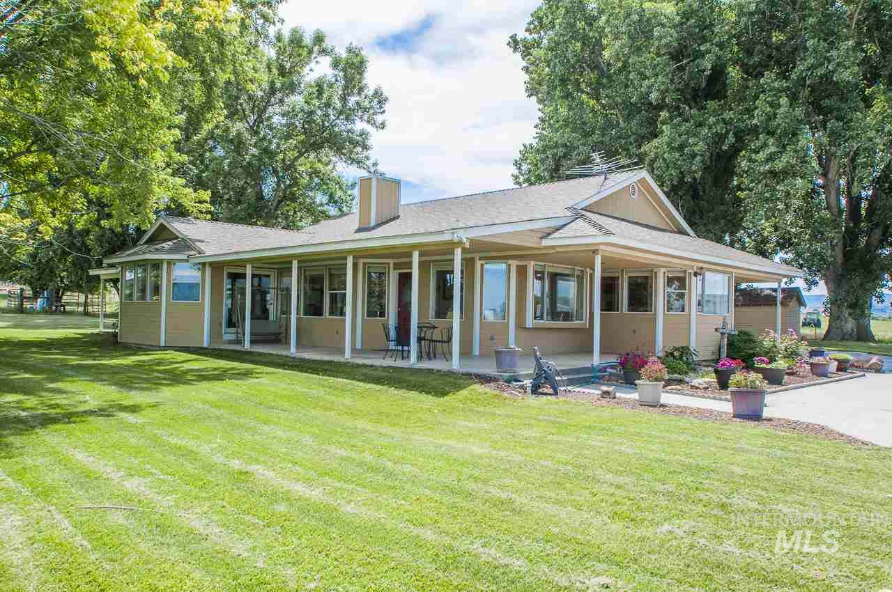 2318 Pioneer Rd - Photo 1