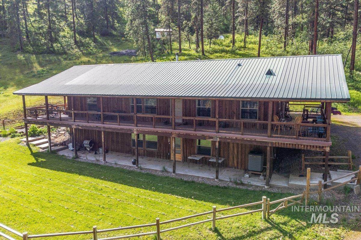 48144 Pine Creek - Photo 1