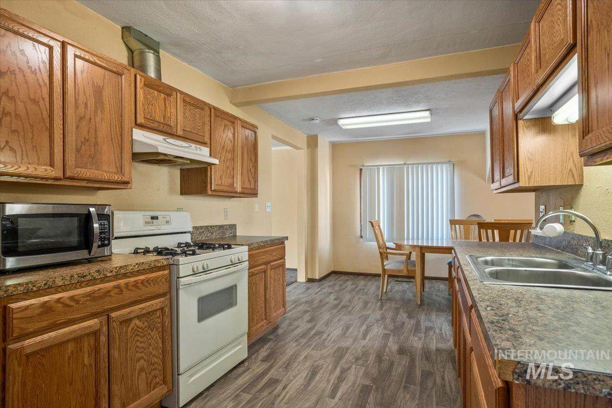 509 7th St - Photo 1