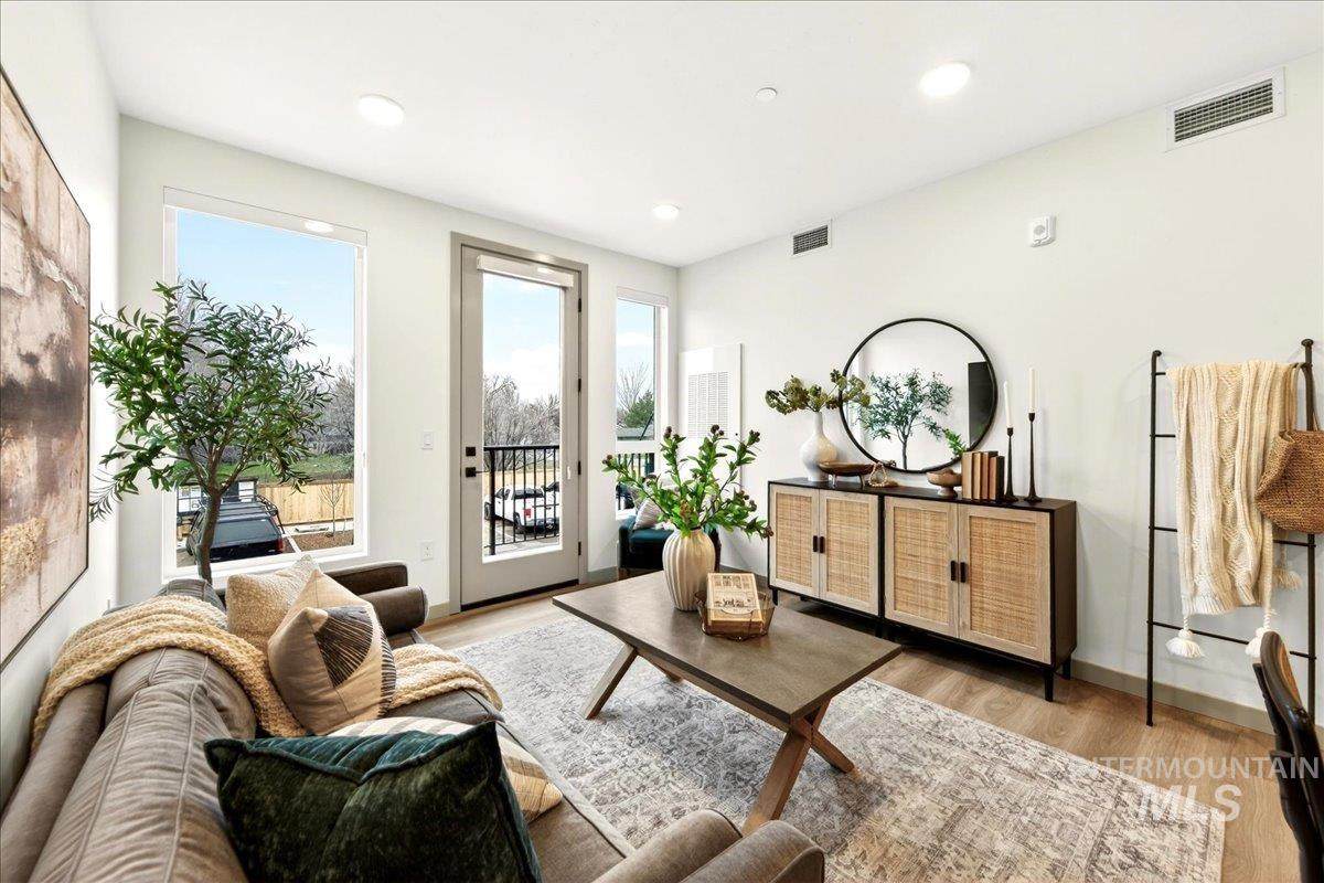 2312 Broadway Avenue - Photo 1