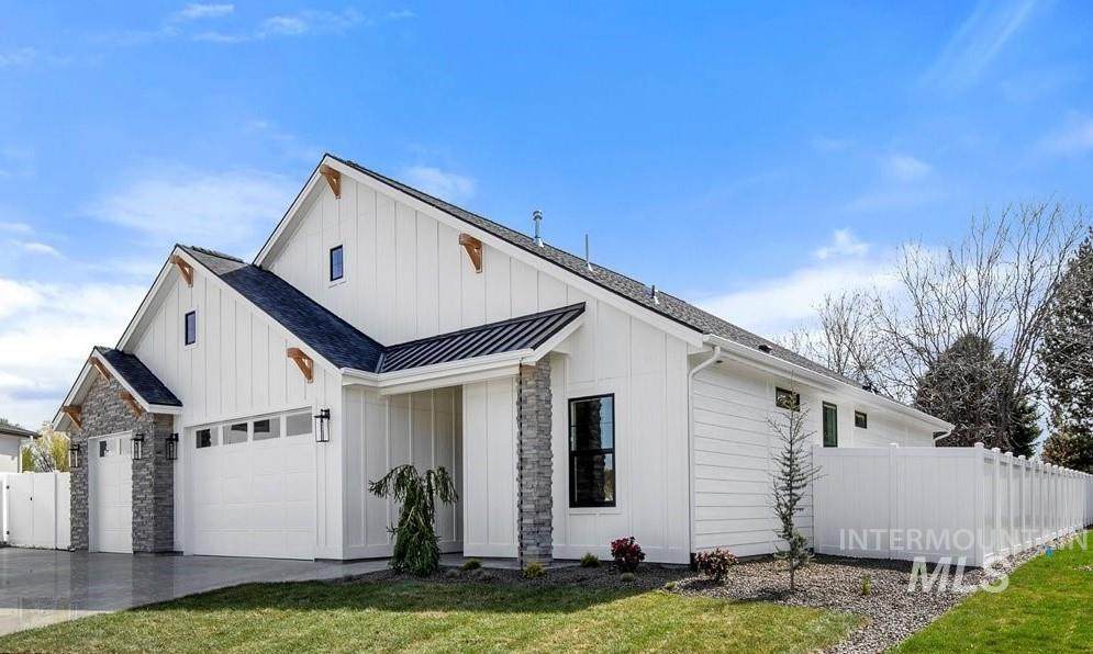 8467 Mediterranean Ct - Photo 1