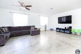 1103 Skyview Ave - Photo 4