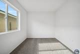 1064 Ea B St - Photo 15