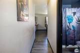 1050 J - Photo 6