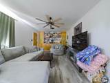 561-561 1/2 Orange Ave - Photo 3