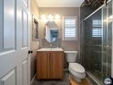 1013 Zapata St - Photo 11