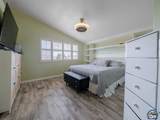 1013 Zapata St - Photo 13