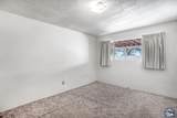 944 Chestnut Ave - Photo 15