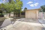 944 Chestnut Ave - Photo 3