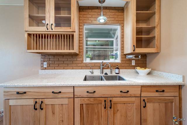 525 Rio Vista Ave - Photo 1