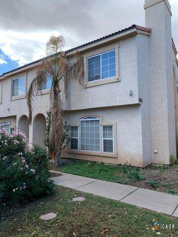 1140 Rosas St - Photo 1