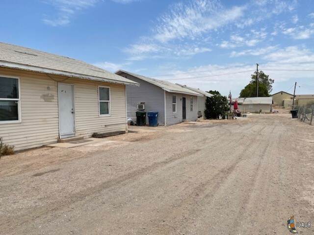 1112 C N Perry Rd - Photo 1