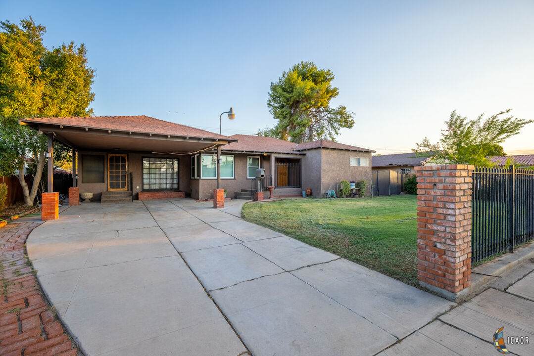 454 Ethel St - Photo 1