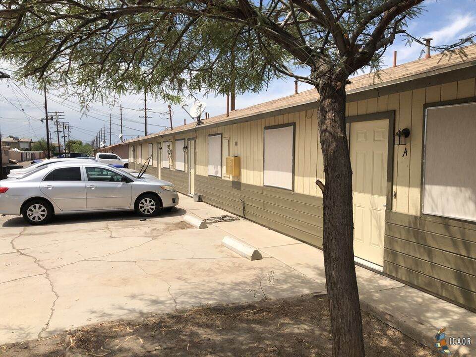 810 7Th St - Photo 1