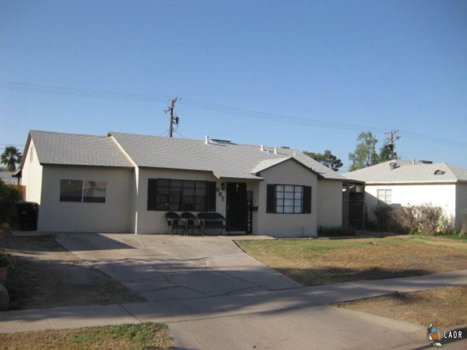 887 Oleander Ave - Photo 1