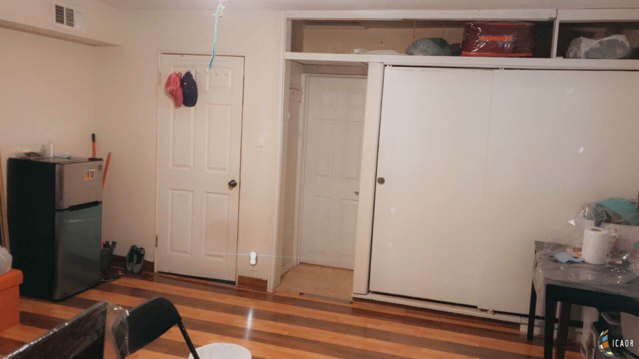 219 7Th St - Photo 1