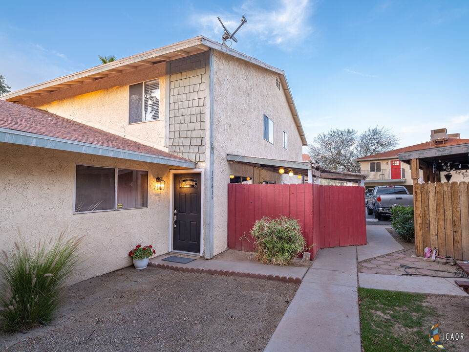 1741 Olive Ave - Photo 1