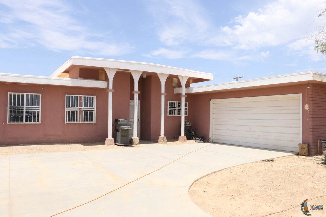 1332 Garfield Ave - Photo 1