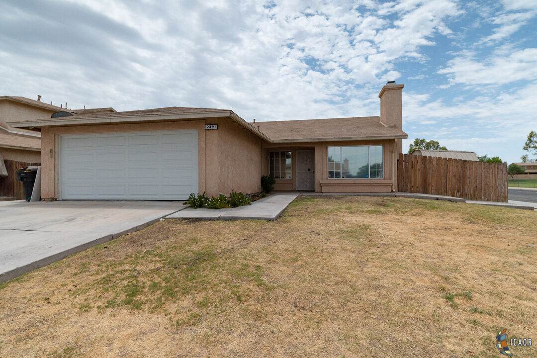 2491 State St - Photo 1