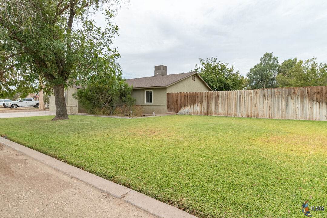1983 Higgins Ln - Photo 1