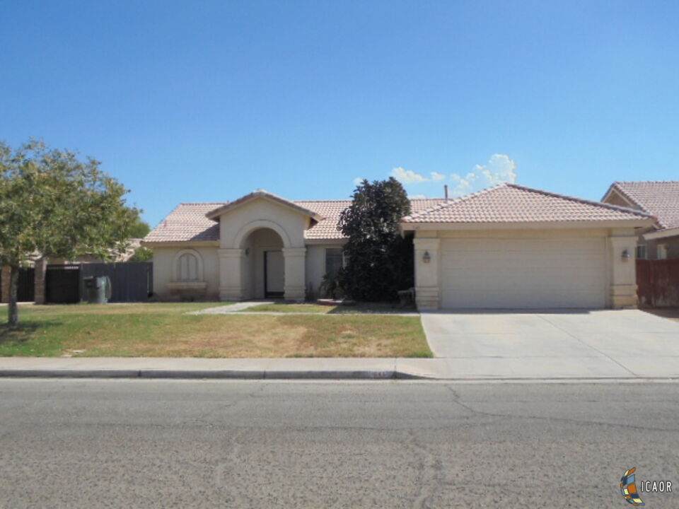 948 Calle Luna - Photo 1