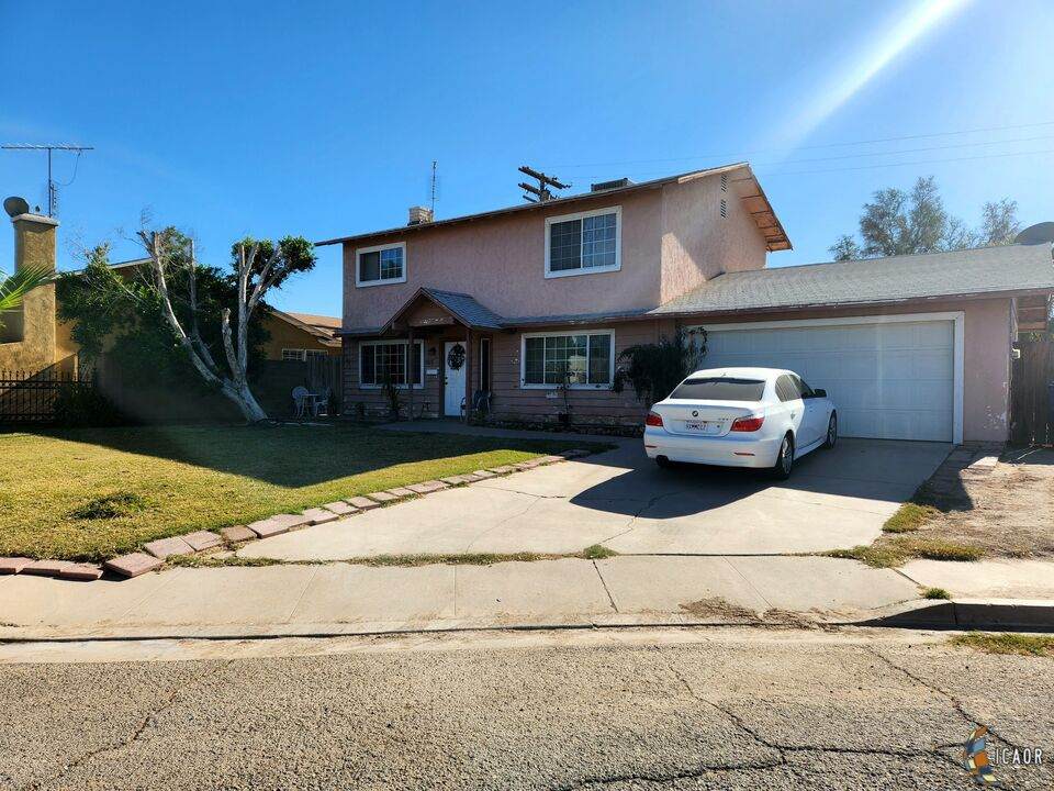 1825 Elena Pl - Photo 1