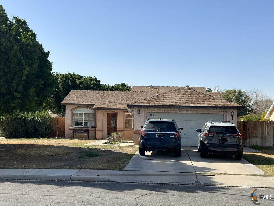 959 Pater St - Photo 1