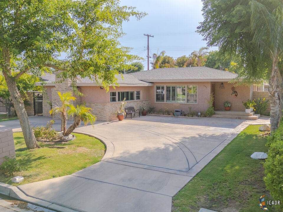 535 Willard Ave - Photo 1