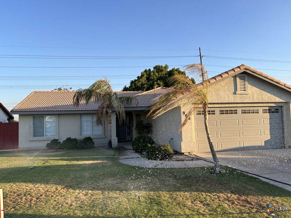 968 Alameda St - Photo 1