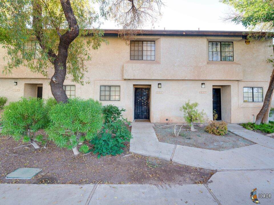 1034 8th St - Photo 1