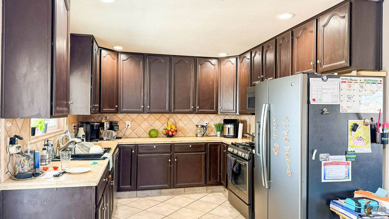 1033 Porter St - Photo 1