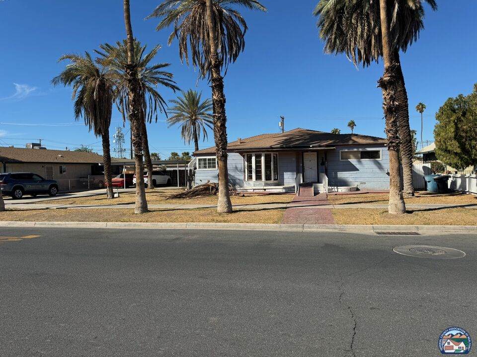 721 Rockwood Ave - Photo 1