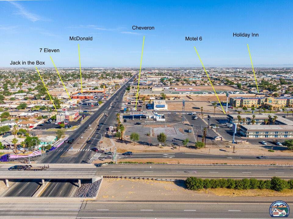 2215 S 4th St - Photo 1