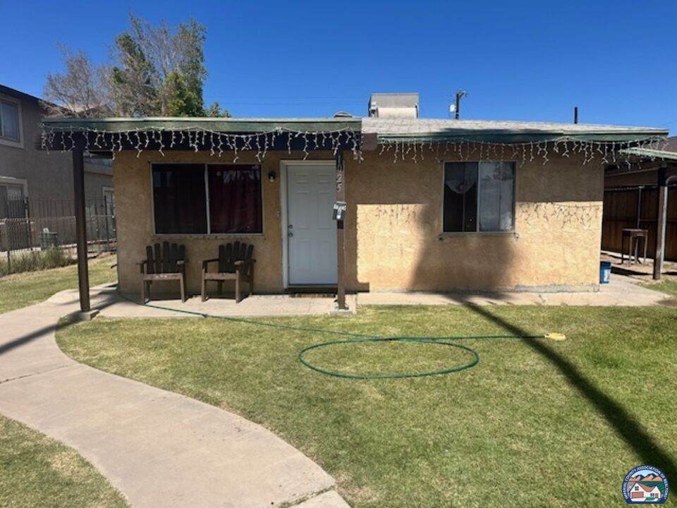 1025 2nd St - Photo 1