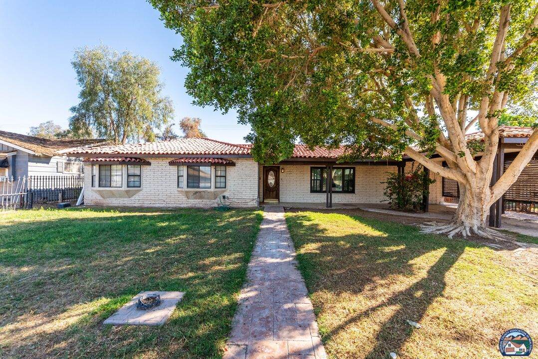 695 Desert Gardens Dr - Photo 1