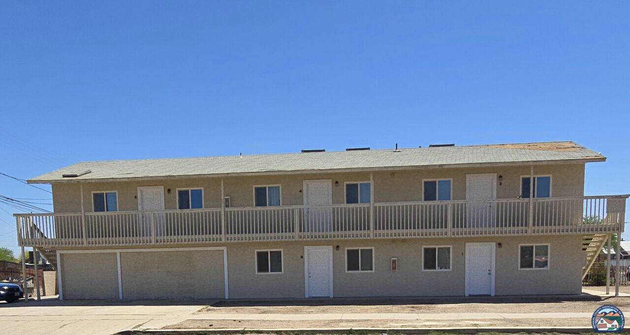 590 El Centro Ave - Photo 1