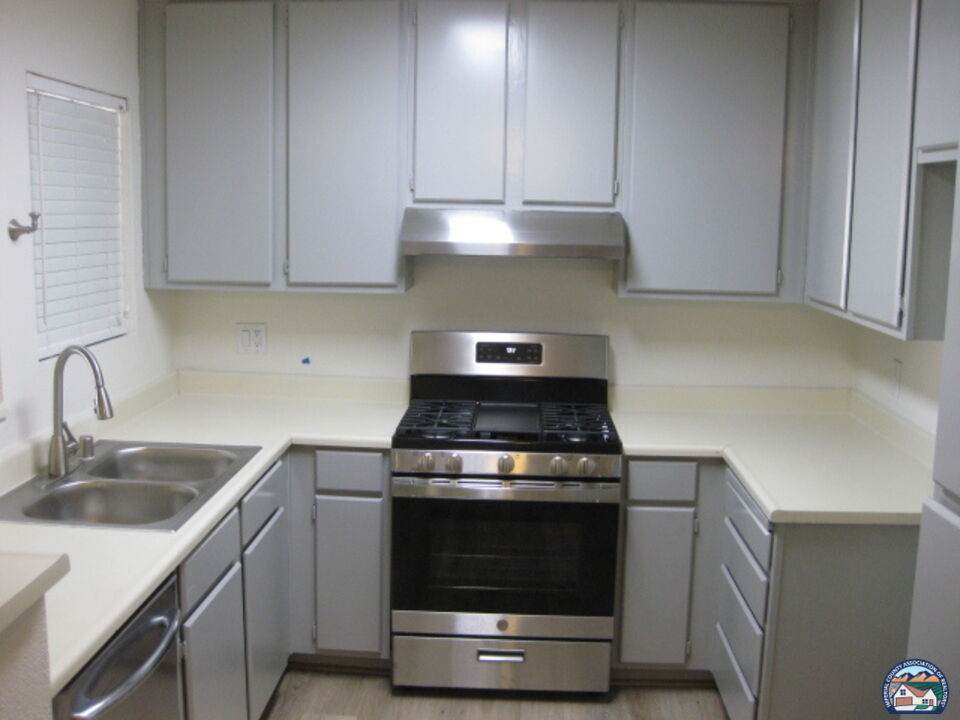 1100 Rodeo Dr - Photo 1