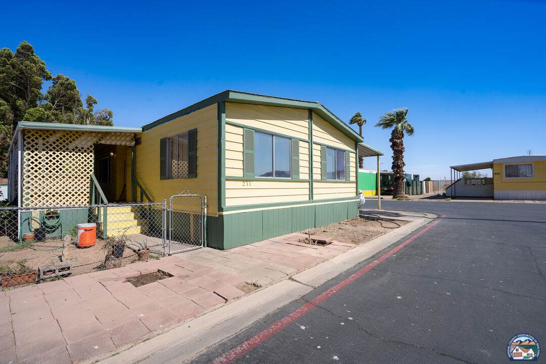 371 Ross Rd - Photo 1