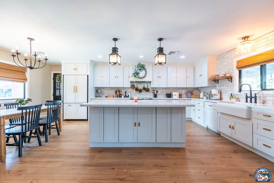 403 Glenwood Dr - Photo 1