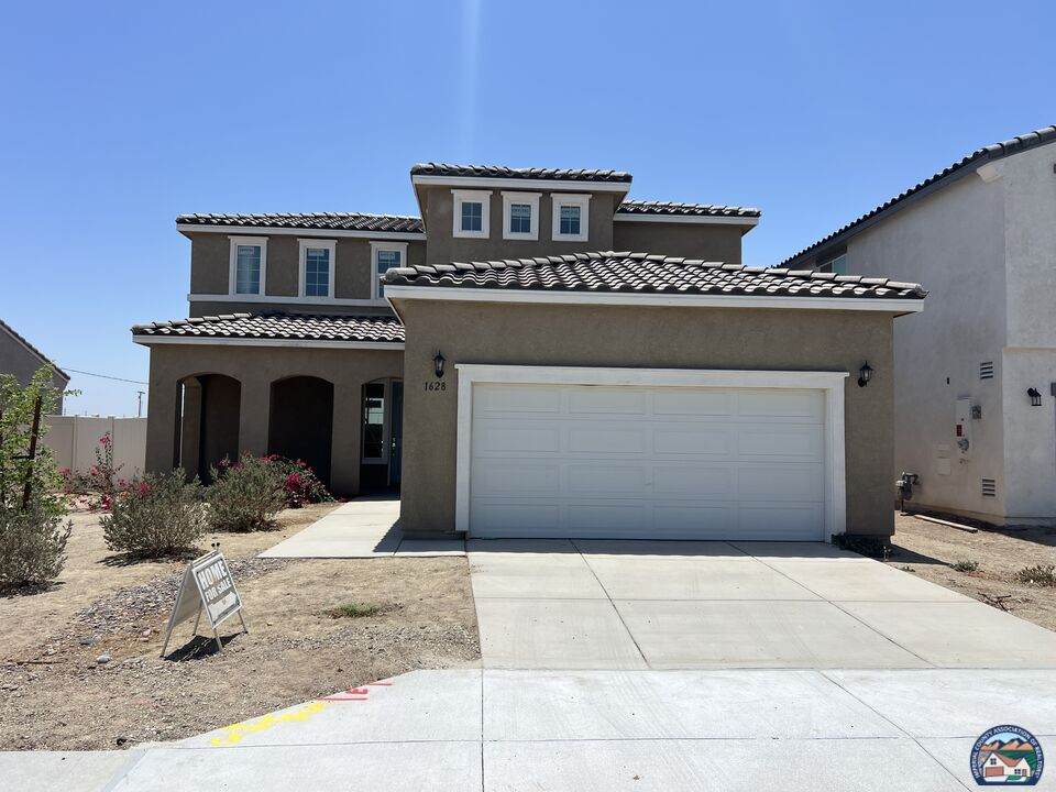 1628 Calle De Valenzuela - Photo 1