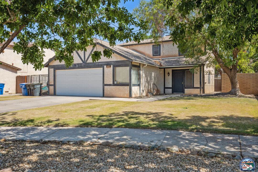 2571 Elm Ave - Photo 1