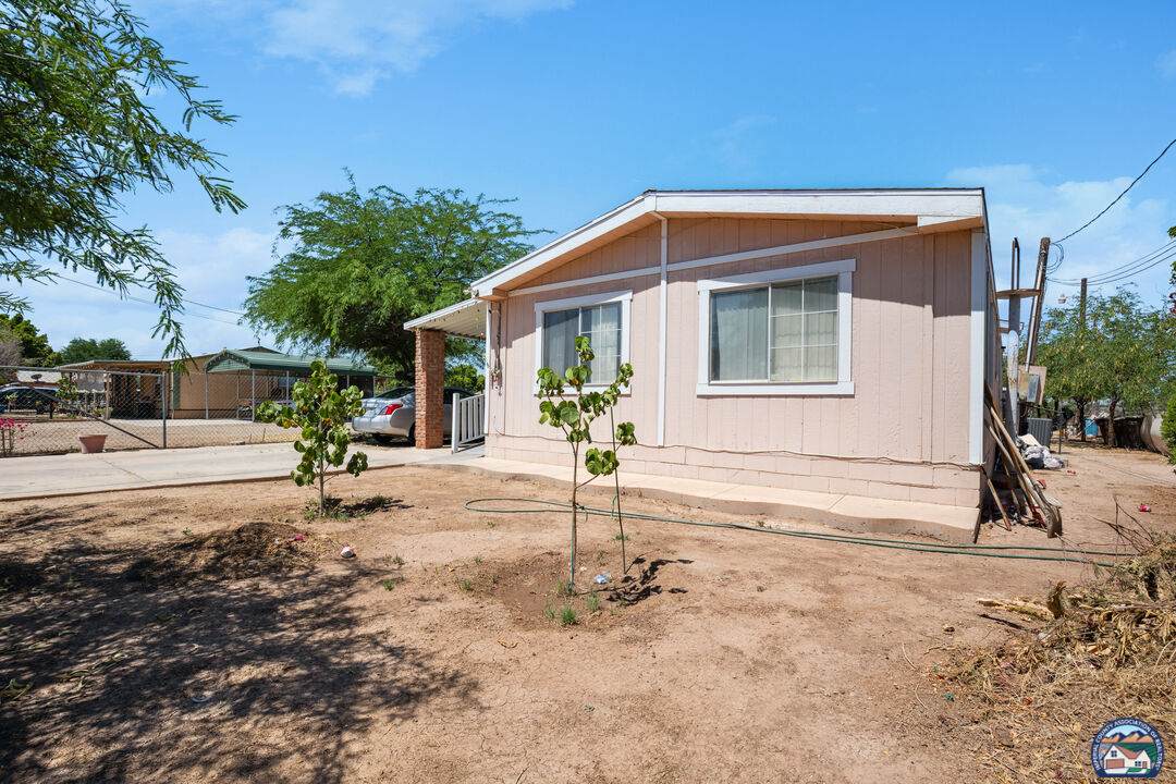 2317 Olive Ave - Photo 1