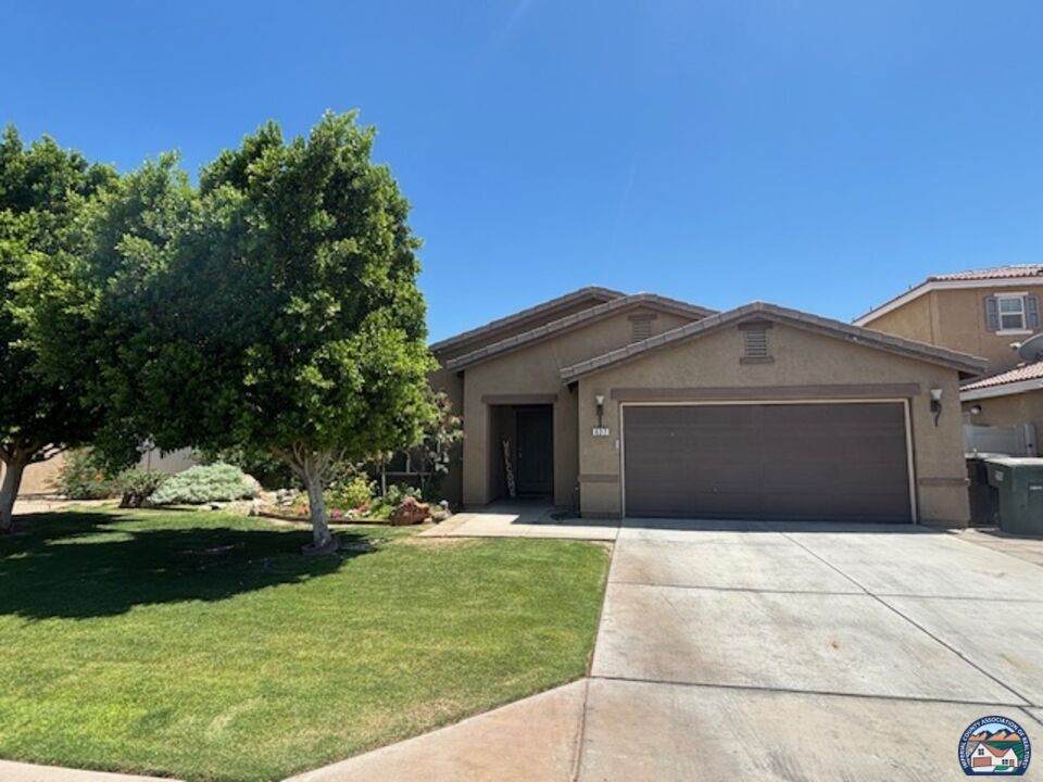 637 Bahia St - Photo 1