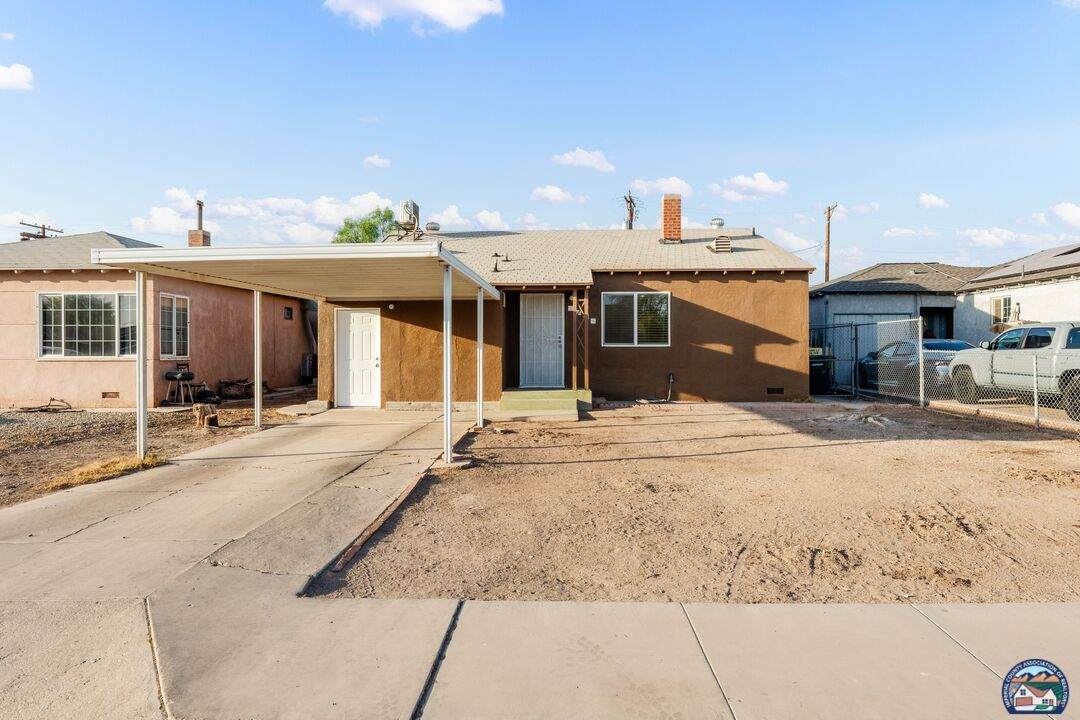 1239 Heil Ave - Photo 1
