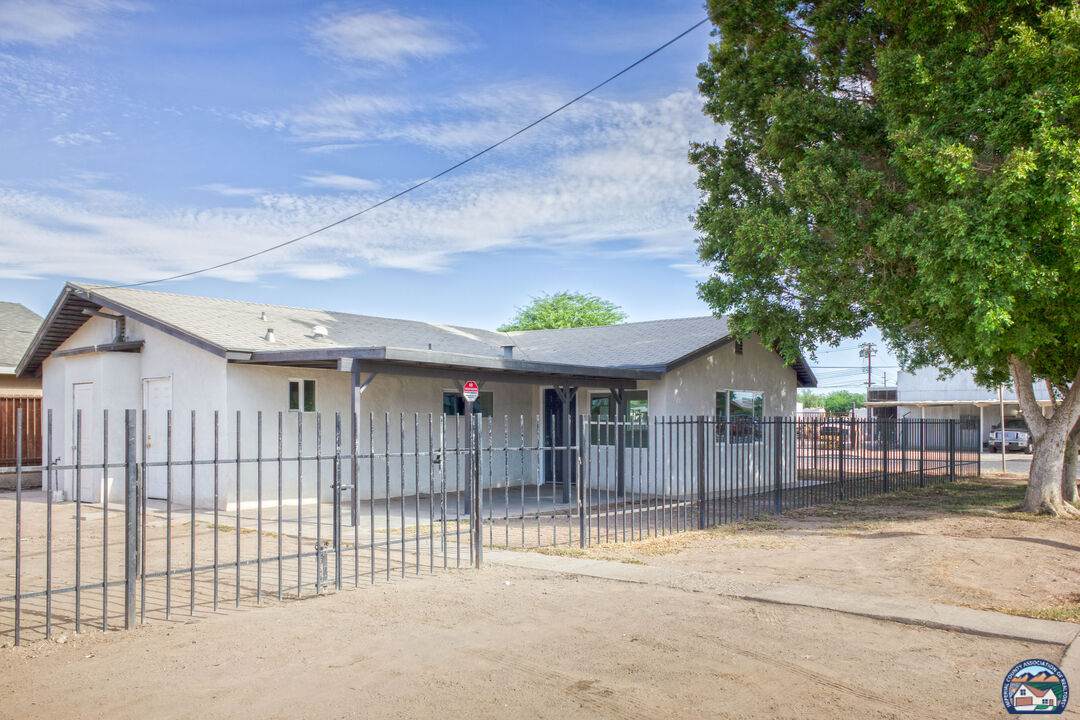 163 Cesar Chavez St - Photo 1