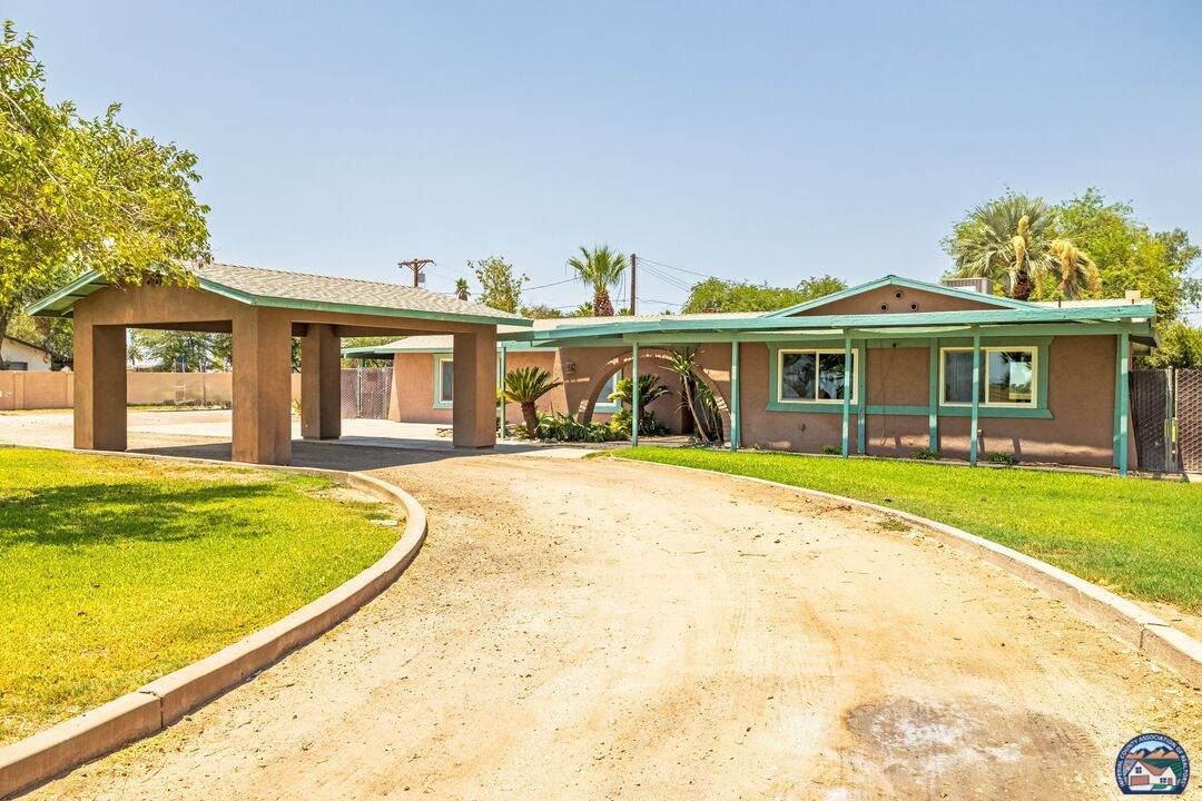 1360 Evan Hewes Hwy - Photo 1